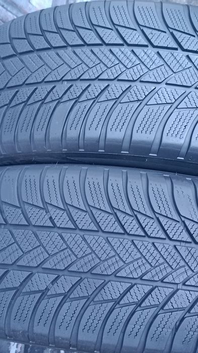 225/55/18 Bridgestone Дот 4022