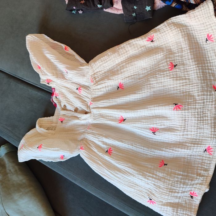 Детские платья 104-110, шляпки.