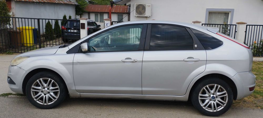 Ford Focus 2 Ghia 1.8
