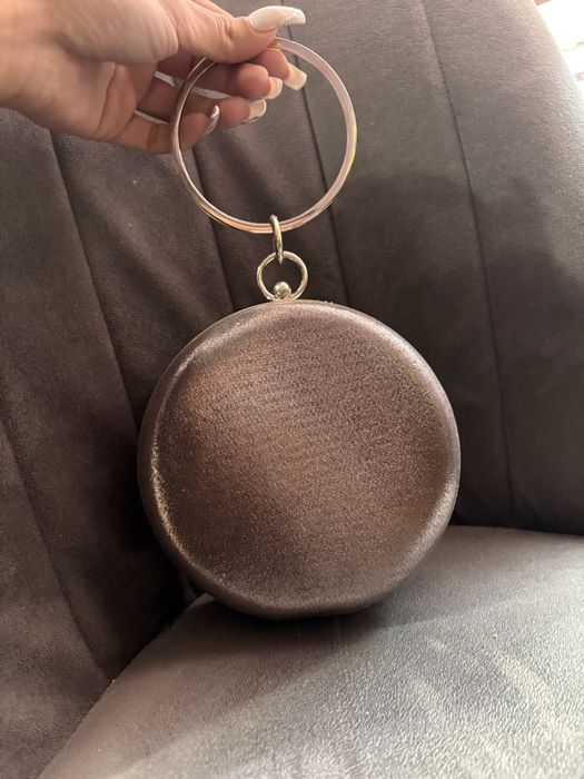 Дамски клъч.