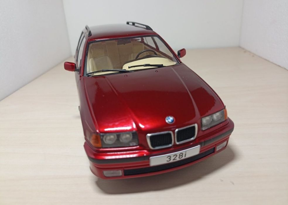 BMW 328i macheta auto1 18
Scara 1:18
Model car group (MCG)

Fotografii