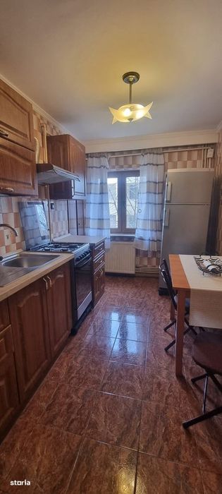 Inchriez apartament 3 camere ultracentral Pitesti
