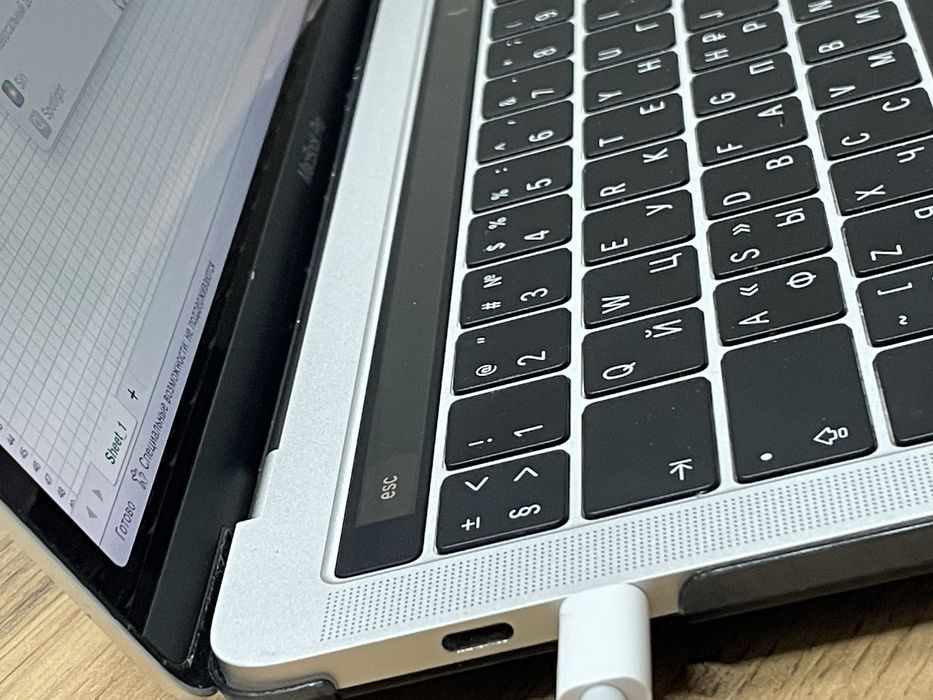 Macbook pro 256гб 2018.