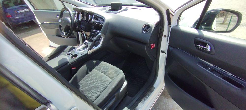 Пежо 3008 2.0 HDI Hybrid 4, 4x4