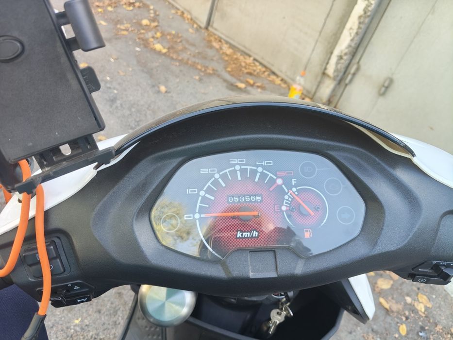 Скутер Honda 125 кубов