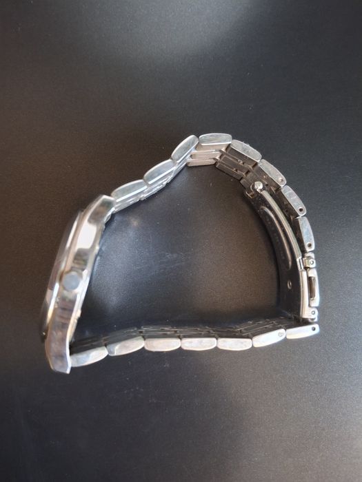 Продам кварцевые наручные часы