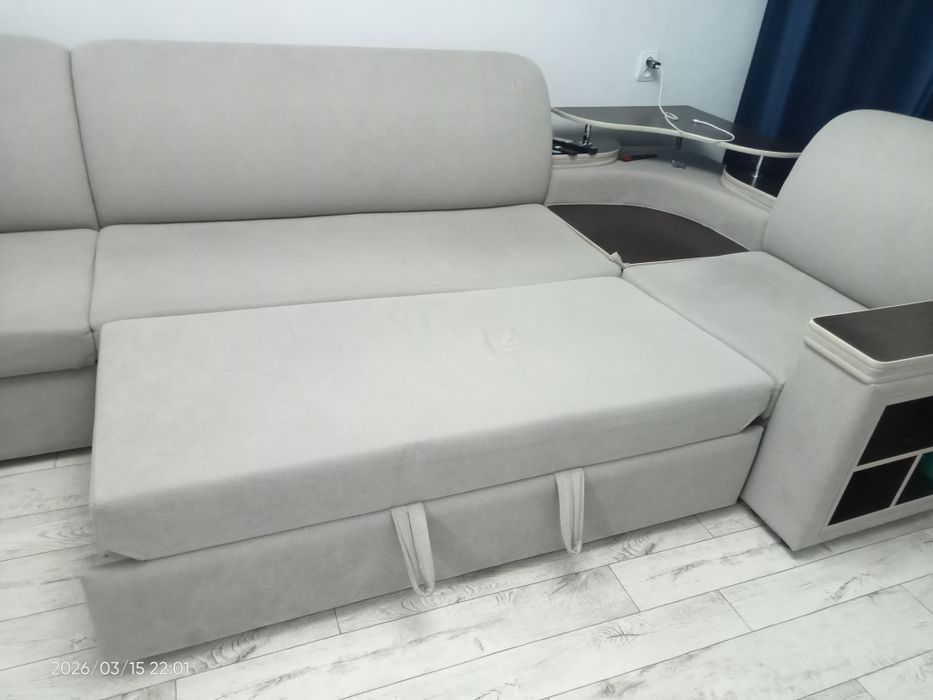 Продам б/у диван.