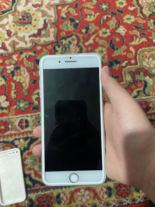 Продам айфон 8 плюс