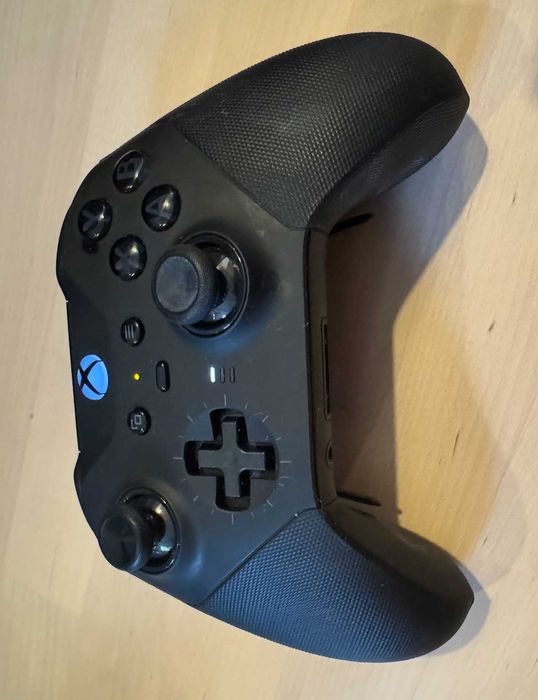 Xbox Seriex X + Elite Series 2 Controller