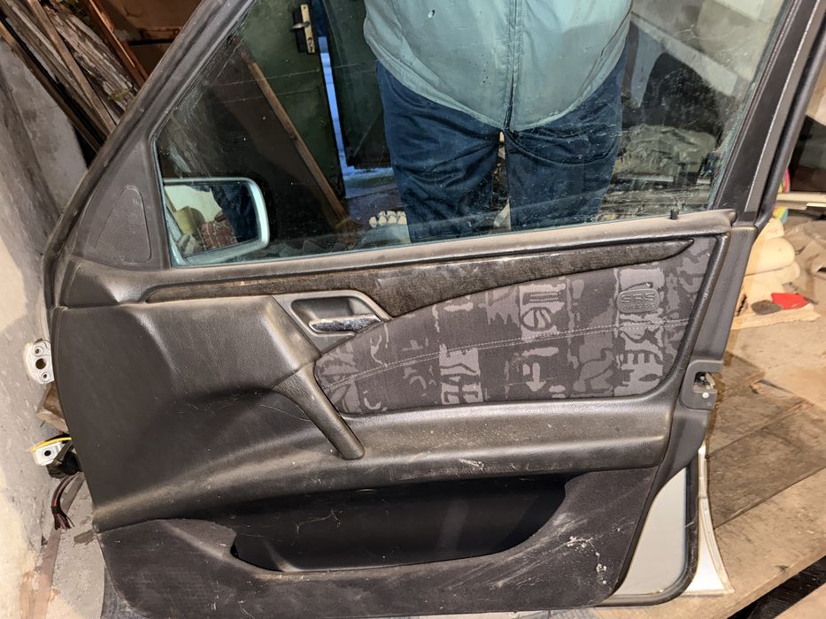 Врати за mercedes E clasa W 210