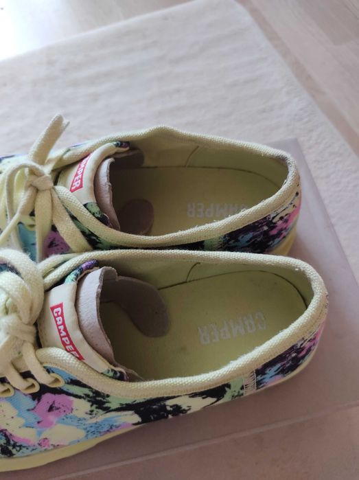 Обувки Camper        .