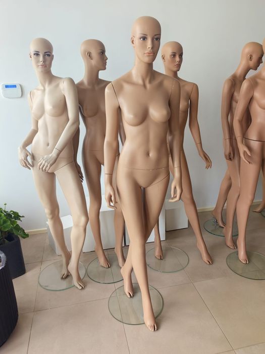 Vând manechine si diverse din fibră de sticla