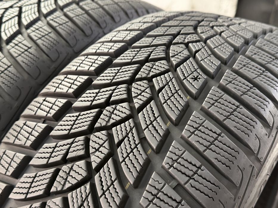 225/45/19 Goodyear 4Броя: 420€ 8.8мм като Нови