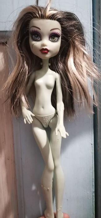 Френки, Дракулаура, дьюс, пальмы