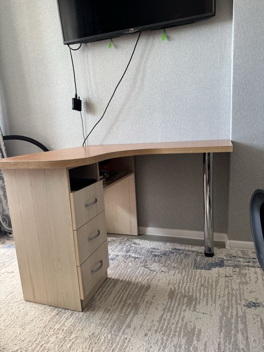 Стол угловой компюьтерный