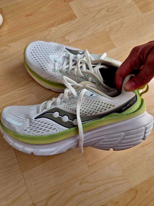 Дамски маратонки Saucony Guide 17