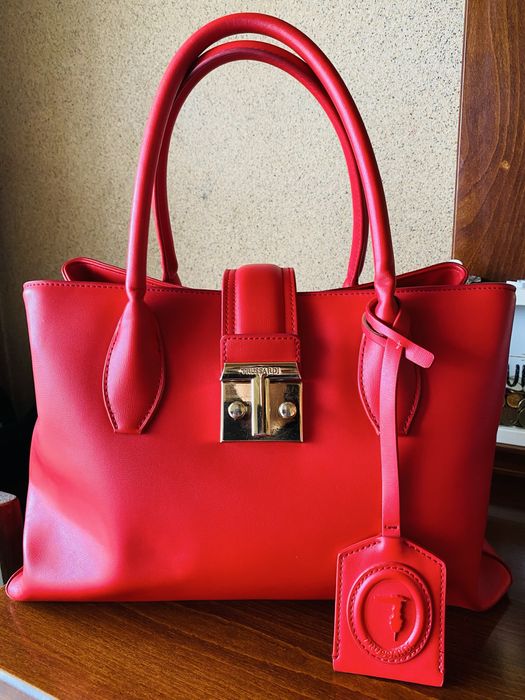 Червена чанта trussardi