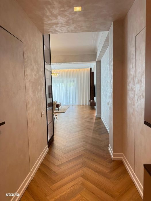 Gradinita la intrare, casa cu pompe caldura 10 kw, curte proprie mare