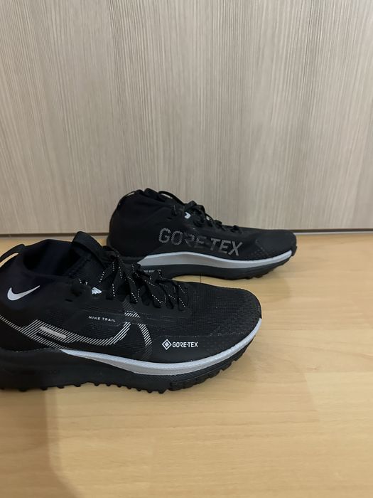 Vand pantofi clips five ten si nike x gortex