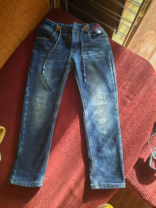 Продам утеплёные джинсы на мальчика.