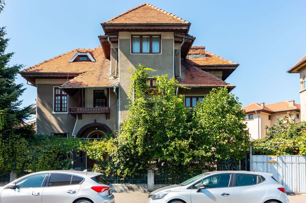 Casă / Vilă cu 7 camere de vanzare în zona Kiseleff, teren 246 mp