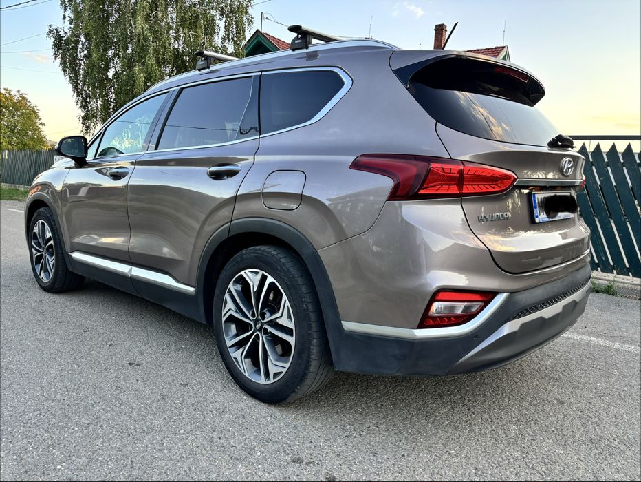 De vanzare Vând Hyundai Santa Fe 2.2 CRDi 4WD 8AT Luxury – 2019