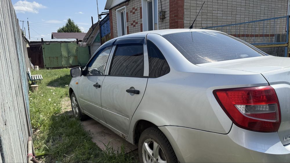 Автомобиль lada granta