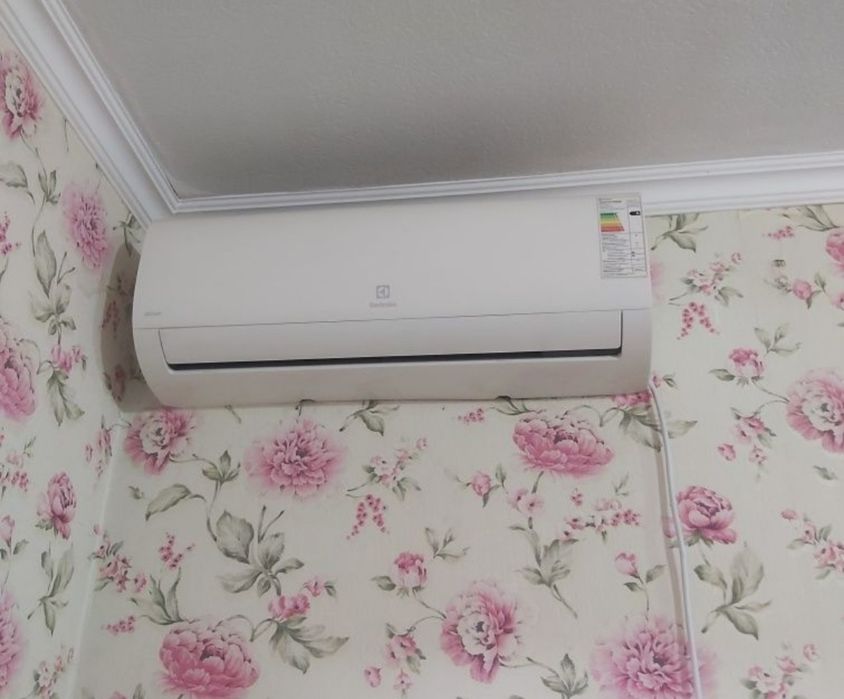 Срочно продам кондиционер Electrolux 12