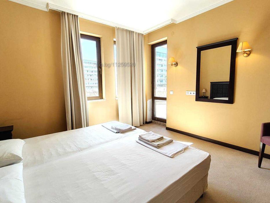 ТОП ЛОКАЦИЯ | Комплекс Royal Beach Barcelo Втора линия с три басейна и голяма тераса