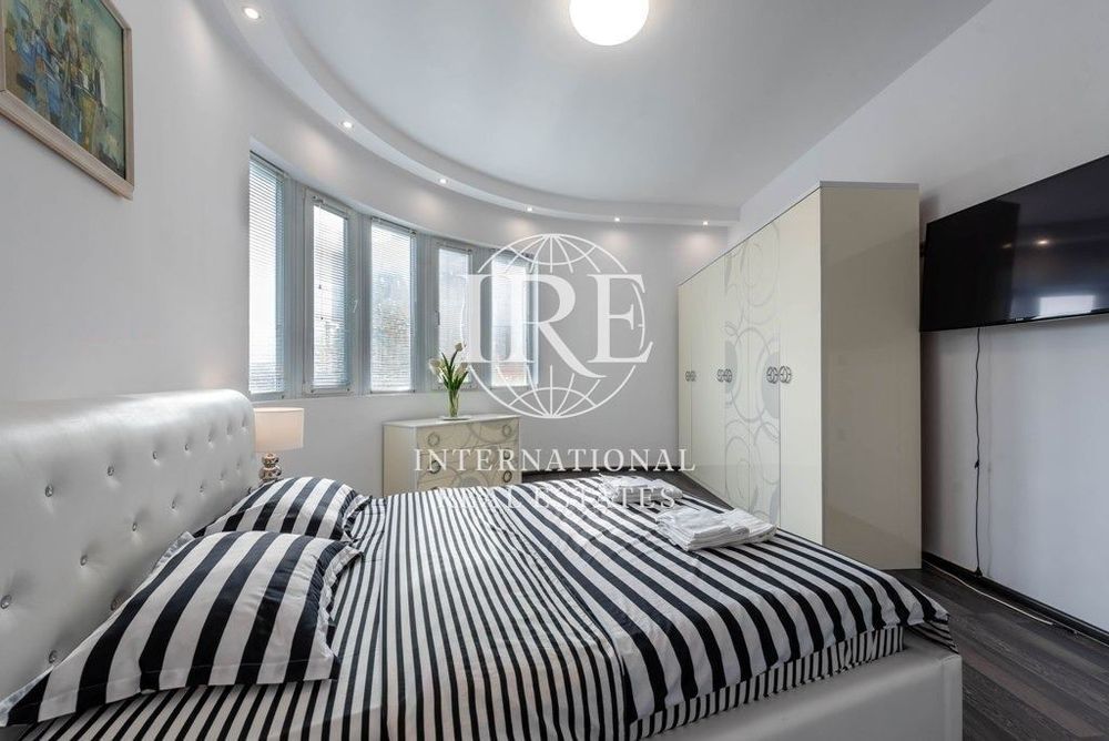 Дава се под наем Тристаен апартамент в Варна, Център - 110 кв.м за 897.6 € - Снимка #7