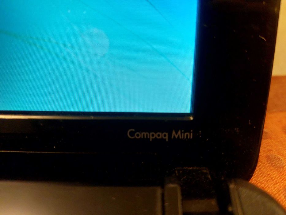 Работещ лаптоп HP compaq mini