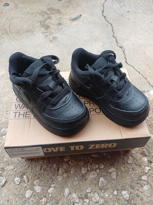 Vand pantofi sport Nike pentru copii, numarul 21, Unisex