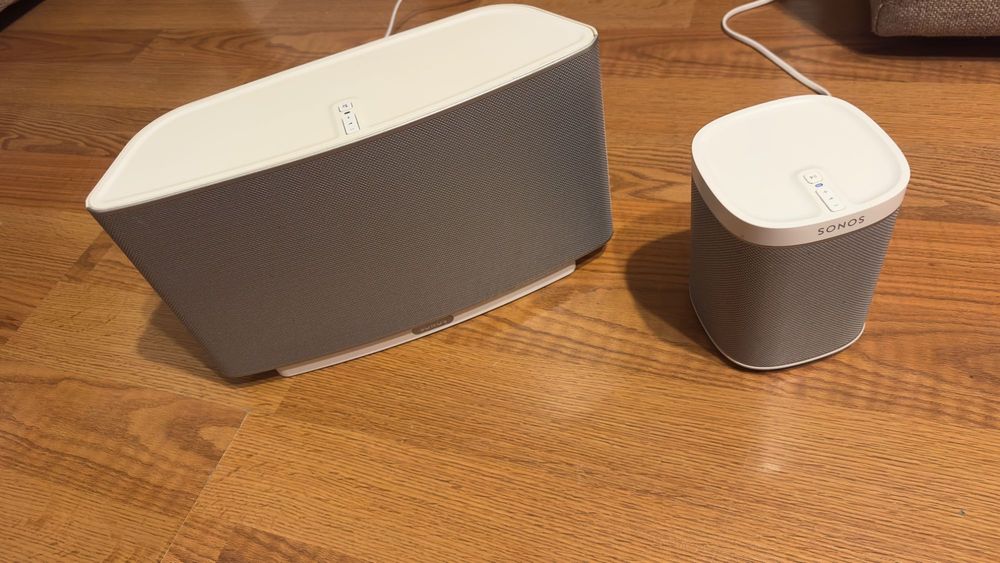 vand 2 boxe Sonos play1 si Sonos play 5