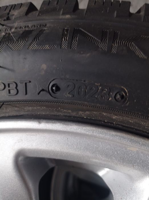 Продам резину всесезонную