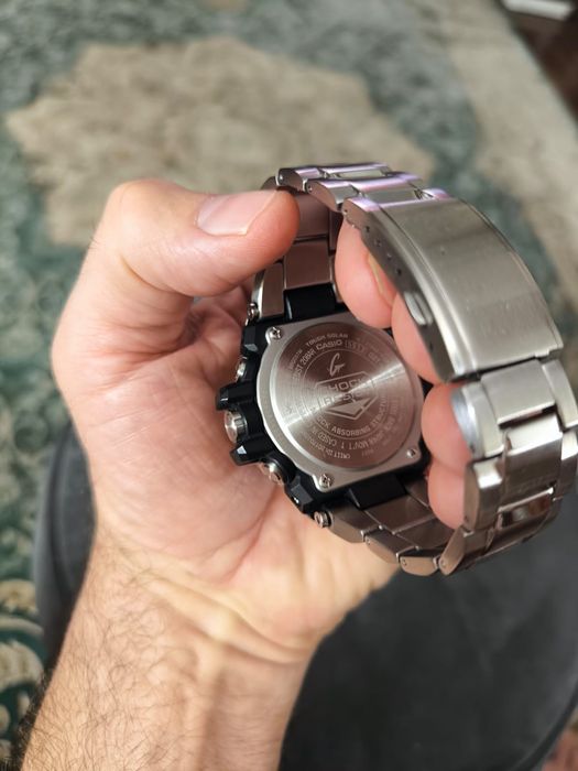 Наручные часы Casio G Shock GST-B100.