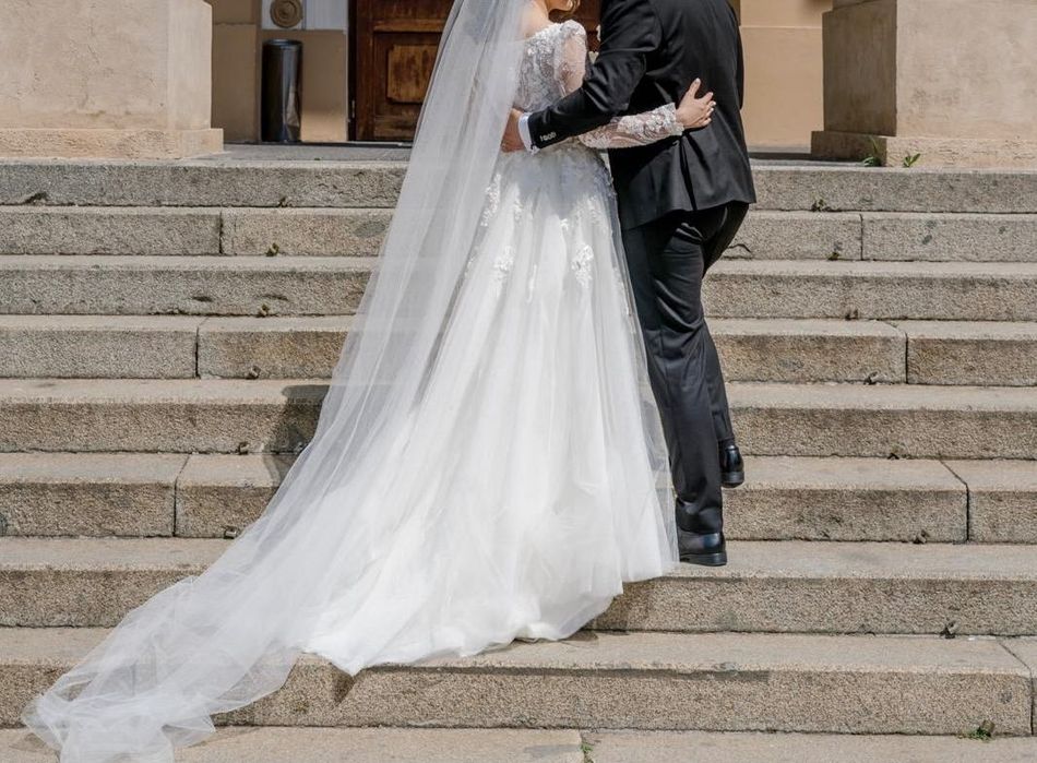 Vând rochie de mireasă, în stare impecabilă, mărimea S-M