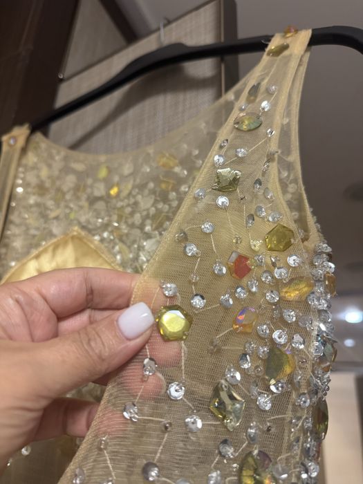 Вечернее или свадебное платье