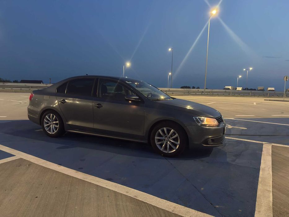 Vand Volkswagen Jetta 1.6 TDI / 2013