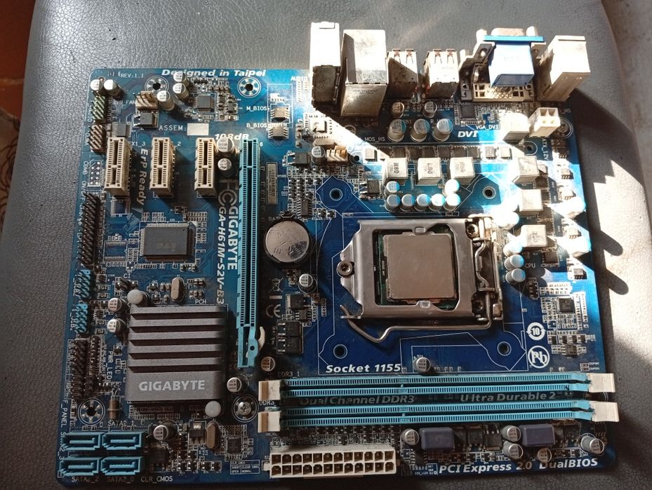 Материнская плата Gygabyte