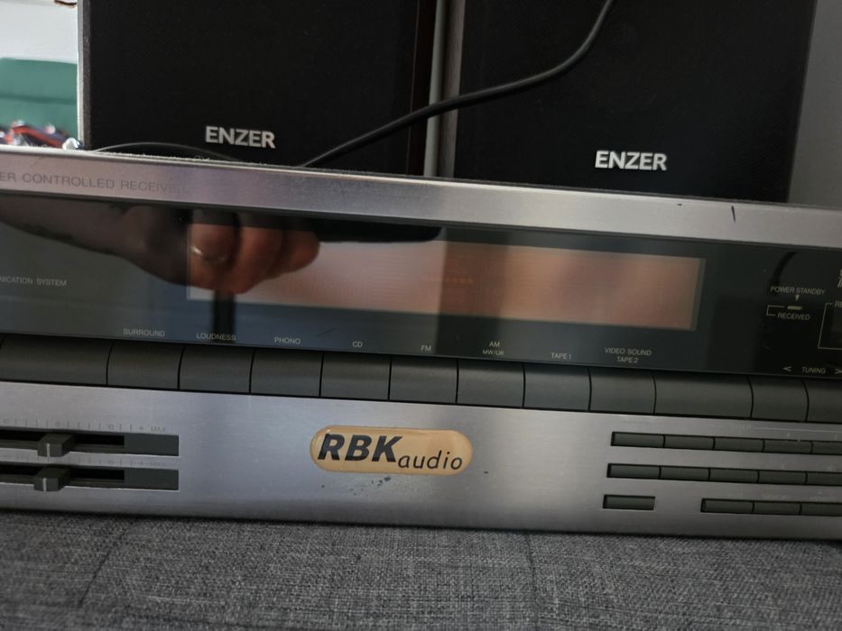 Vând amplificator RBK audio + boxe Enzer