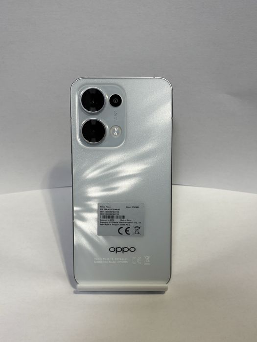 MDM vinde: Oppo Reno 13 5G 256GB Pulme White.