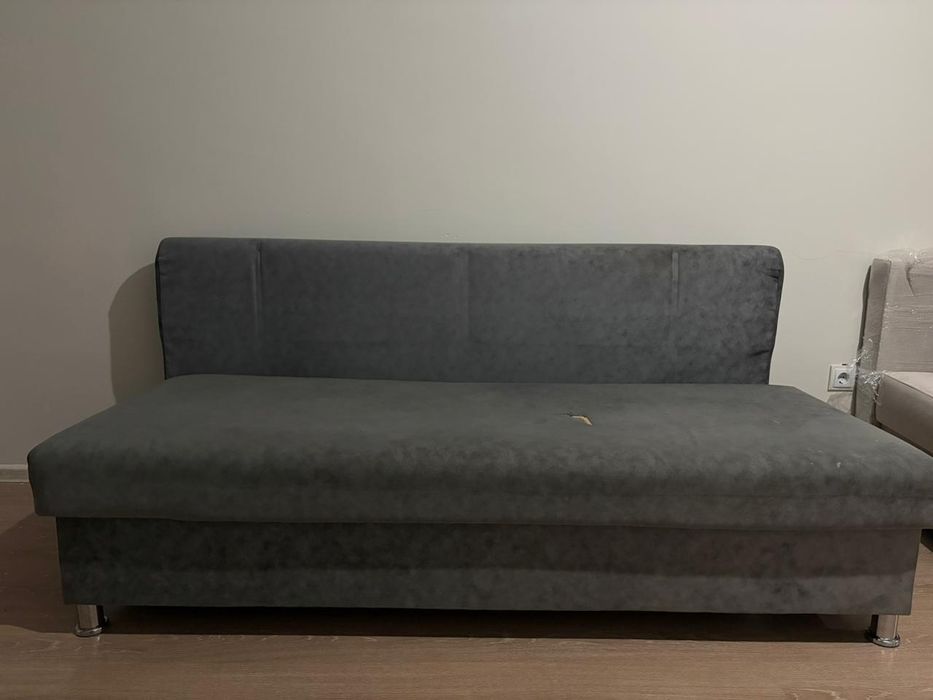 Продам диван есть небольшой дефект