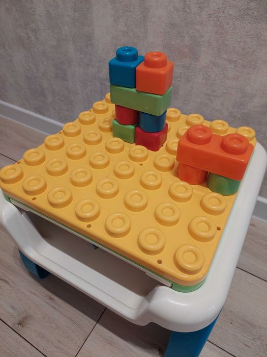 Развивающий столик Chicco