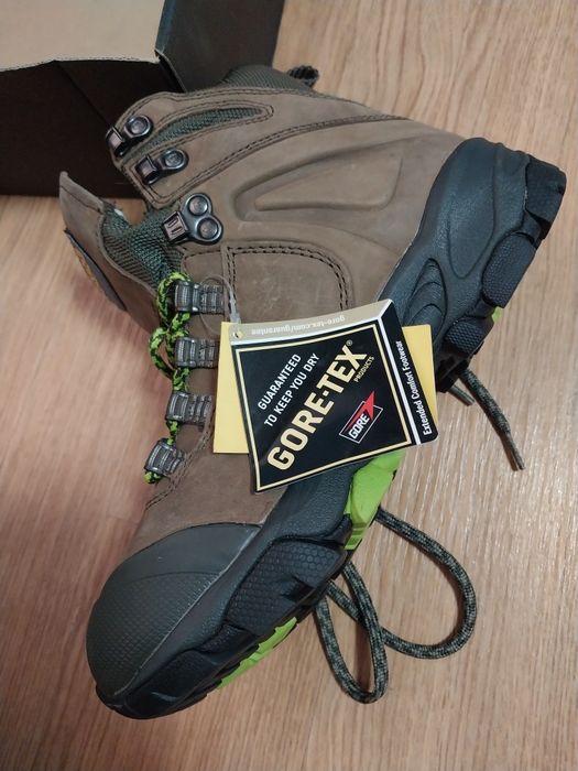 Горные ботинки gore-tex