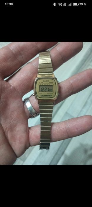 Vând două ceasuri casio