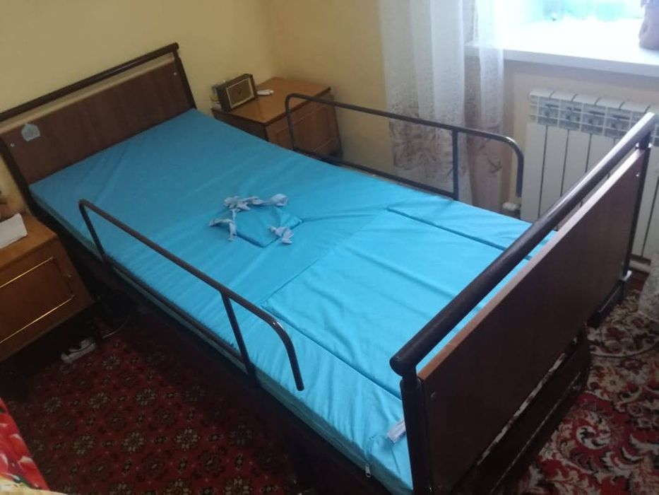 Медицинская кровать