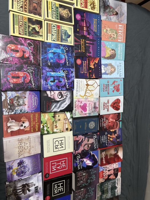 Продам книги . Цена договорная.