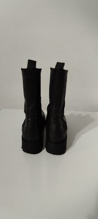 Продам кожаные челси,  в подарок сумка