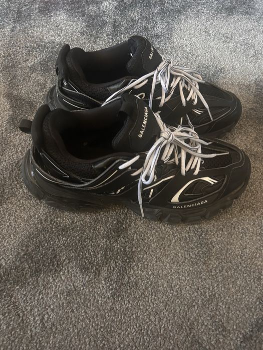 Balenciaga track