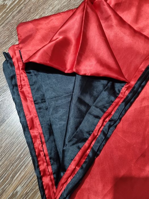 Червена сатенена калъфка за единична завивка-20лв.